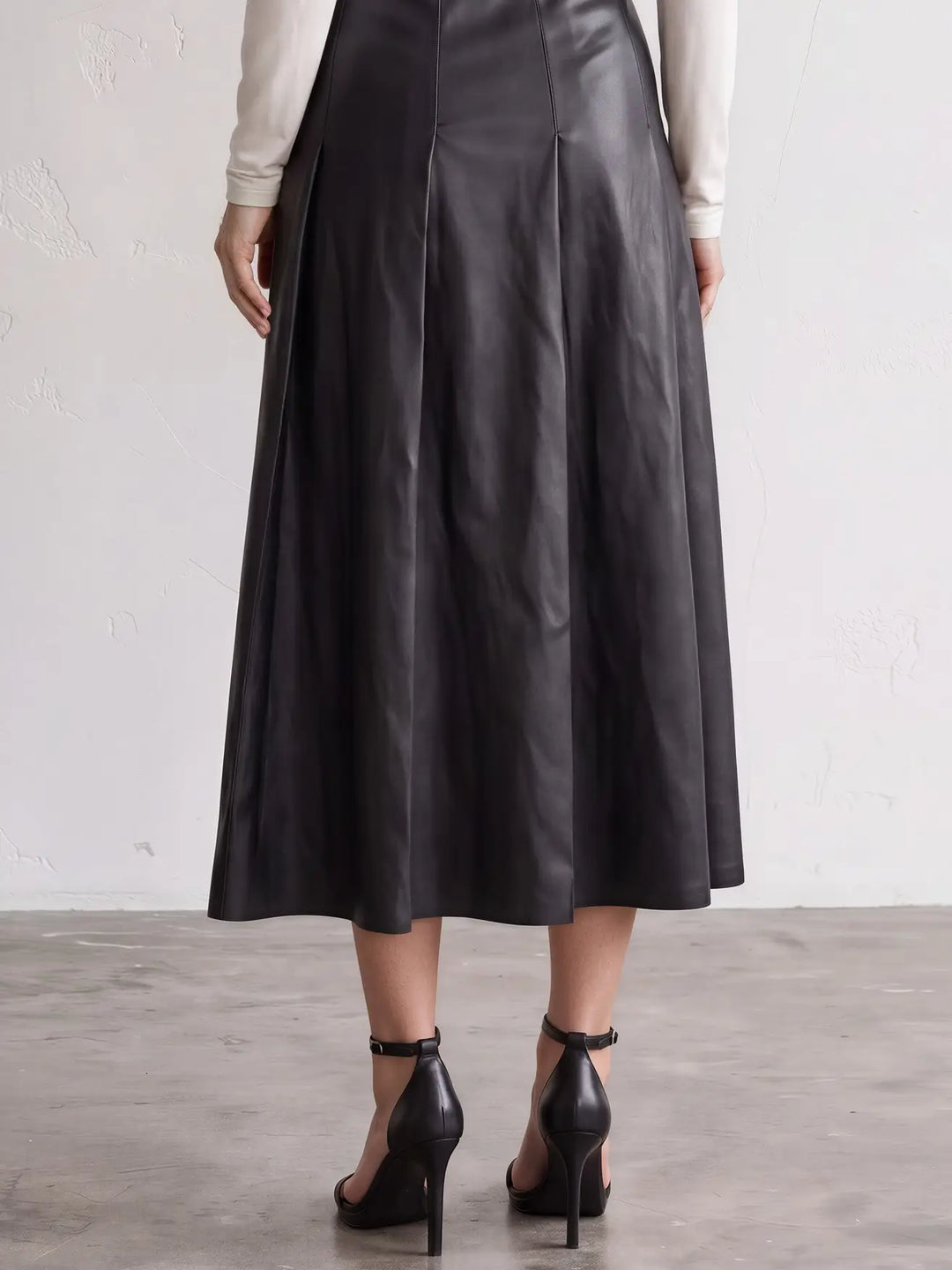 PLEATED SOFT VEGAN LEATHER SKIRT