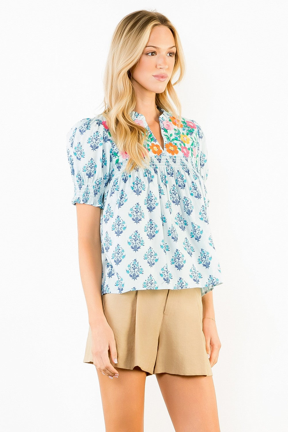 PATTERN TOP WITH FLORAL EMBROIDERY