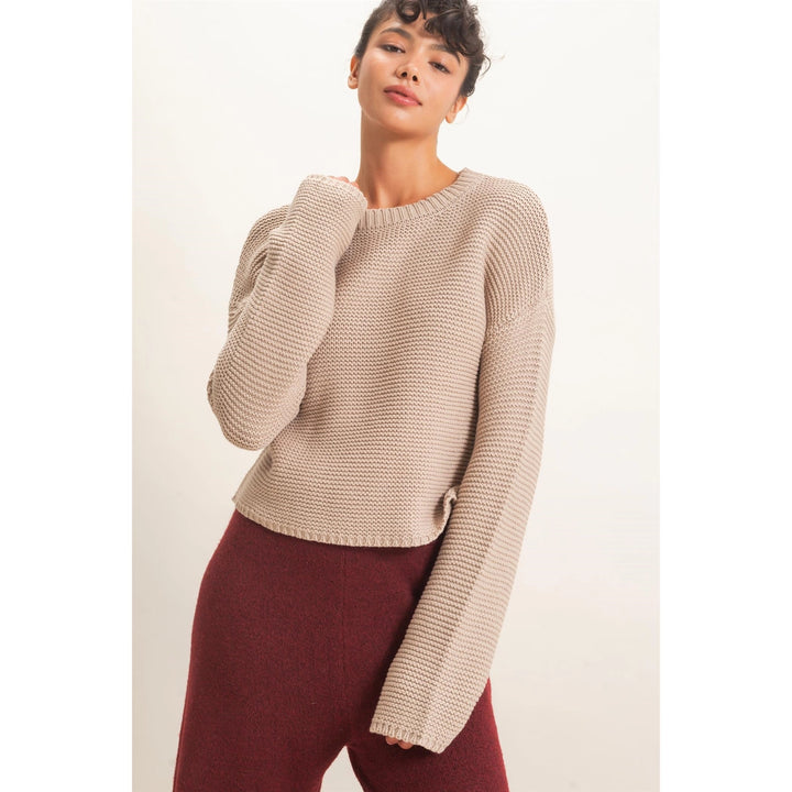 TEXTURED KNIT CREW NECK SWEATER