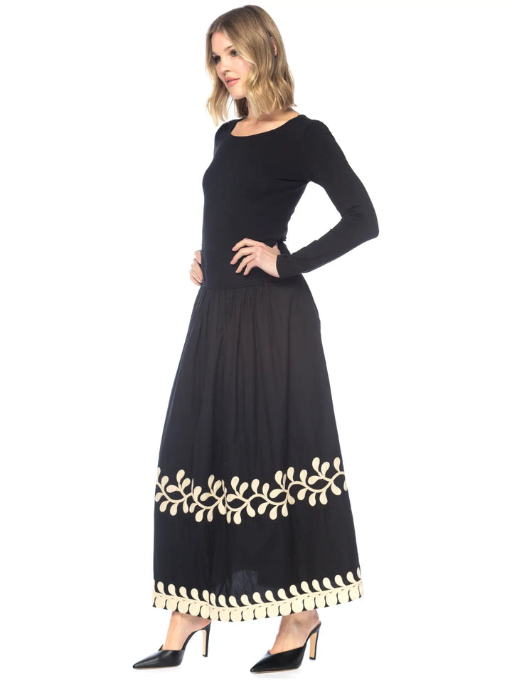 ONYX MADONNA EMBROIDERED SKIRT