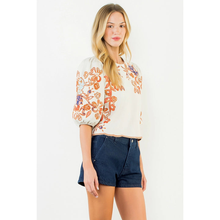 FLORAL EMBROIDERED PUFF SLEEVE TOP