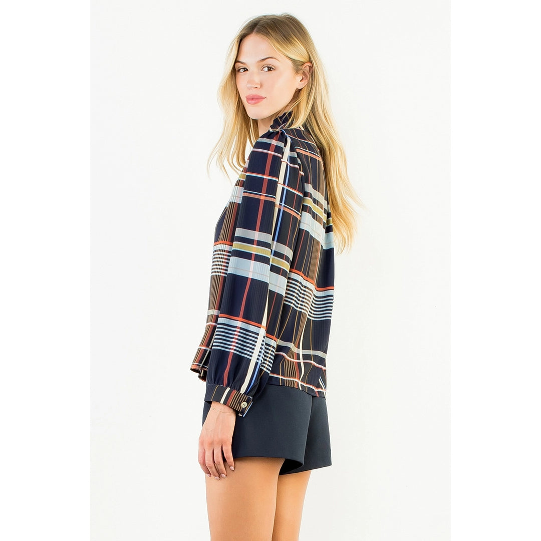 PLAID LONG SLEEVE BUTTON TOP