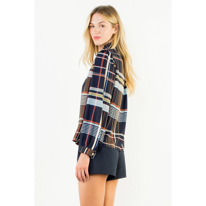 PLAID LONG SLEEVE BUTTON TOP