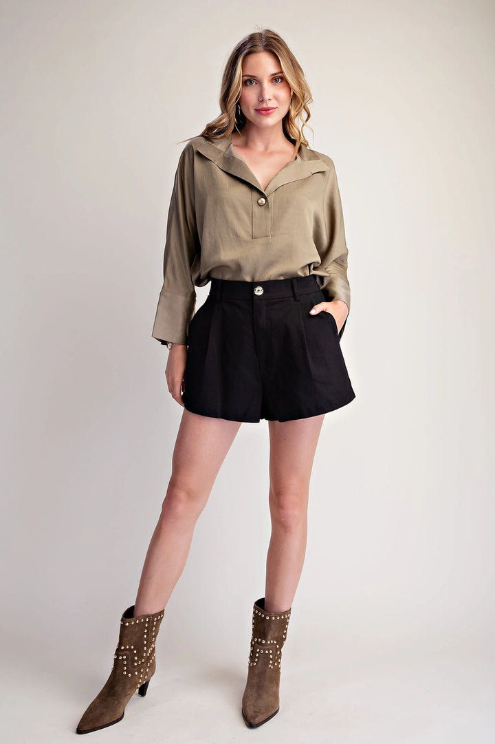 HIGH WAIST PLEATED SHORTS