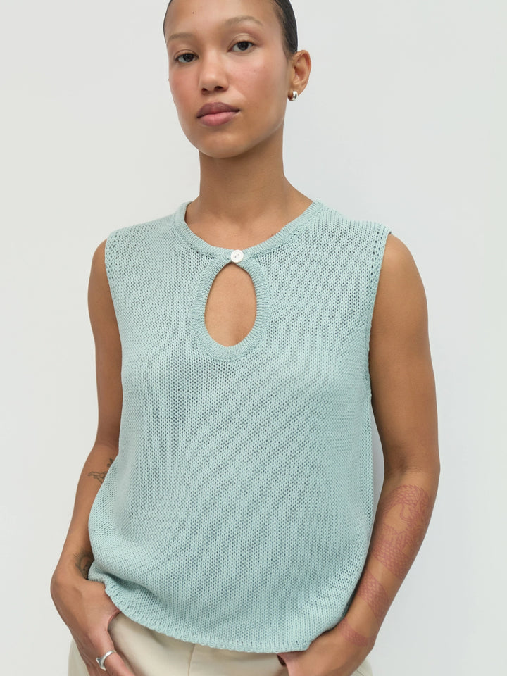 THE MOLLI TOP
