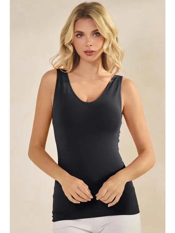 WOMENS REVERSIBLE SEAMLESS TANK WITH BUILT IN BRA