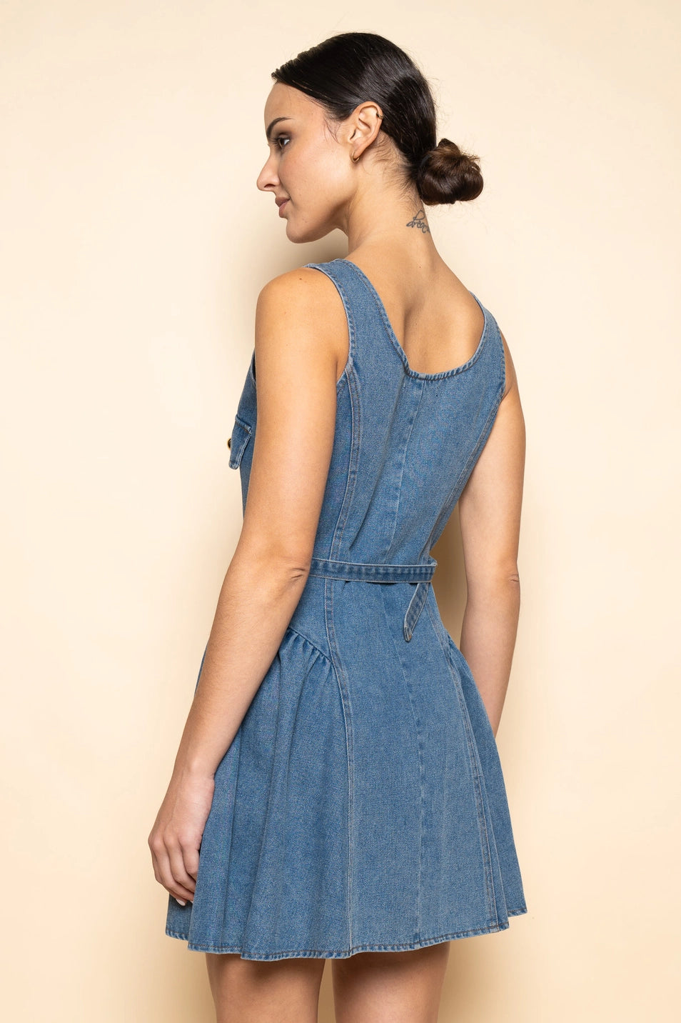 BELTED SIDES SHIRRING DENIM MINI DRESS