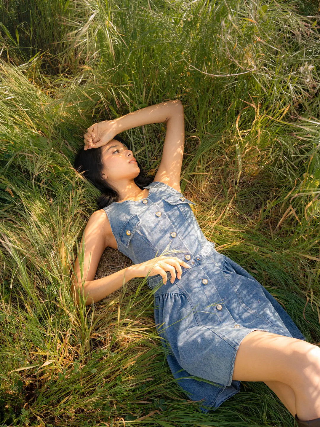 BELTED SIDES SHIRRING DENIM MINI DRESS
