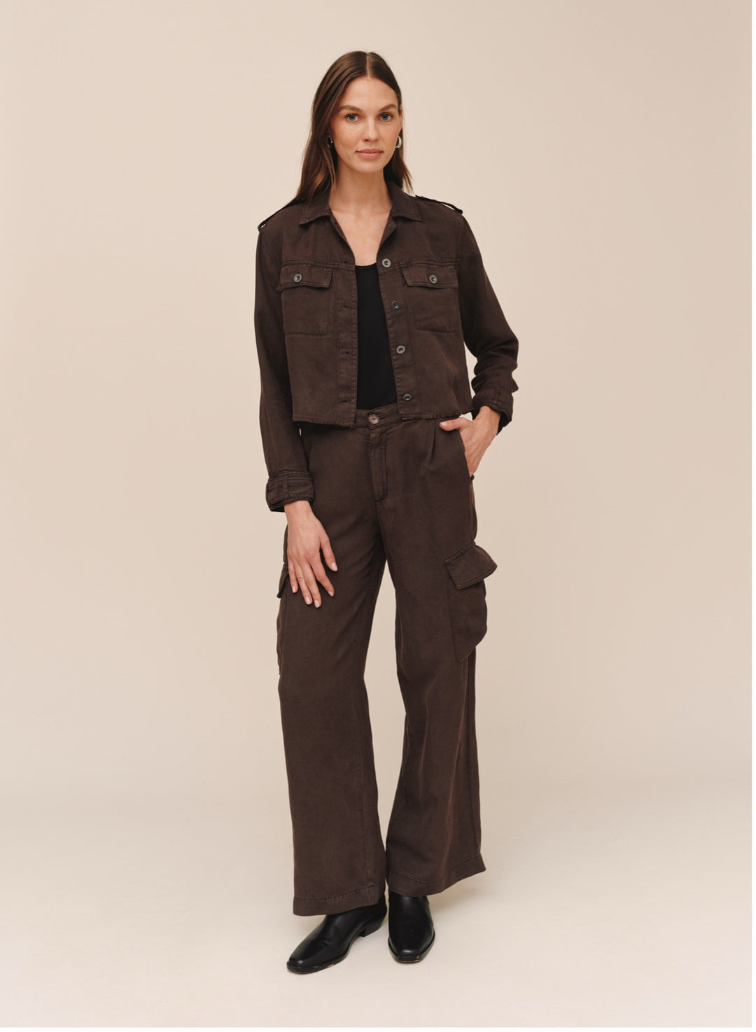 CROPPED UTILITY JACKET WITH FRAY HEM