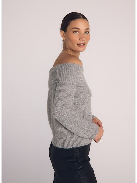 OFF SHOULDER SWEATER