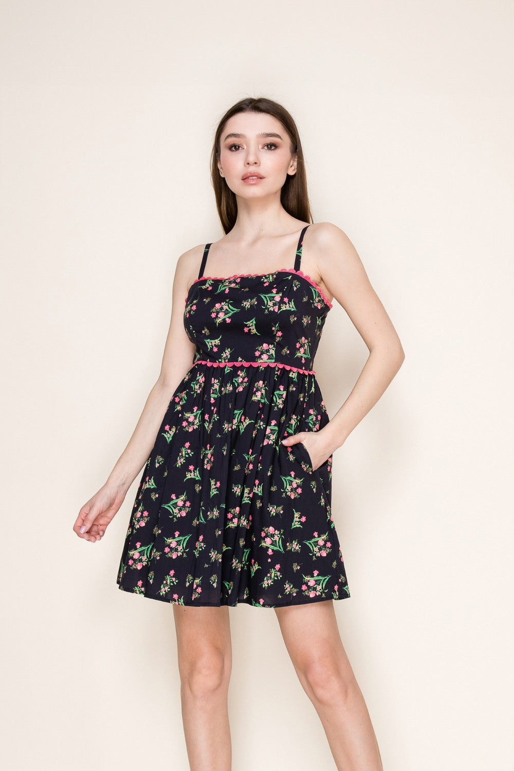 CONTRAST SCALLOPED EDGE TRIM FLORAL MINI DRESS
