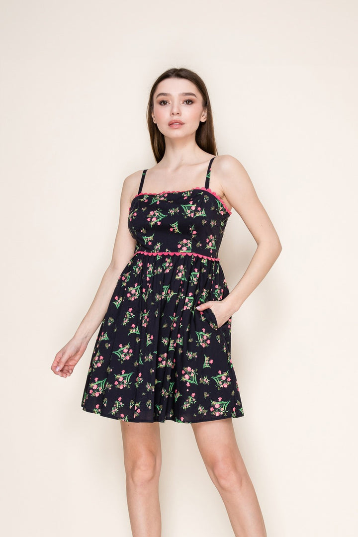 CONTRAST SCALLOPED EDGE TRIM FLORAL MINI DRESS