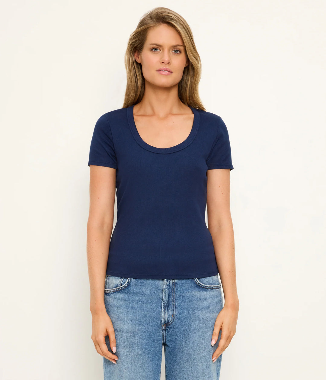 CALLA SCOOPNECK TEE