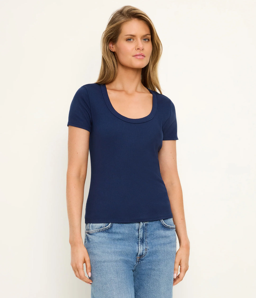 CALLA SCOOPNECK TEE