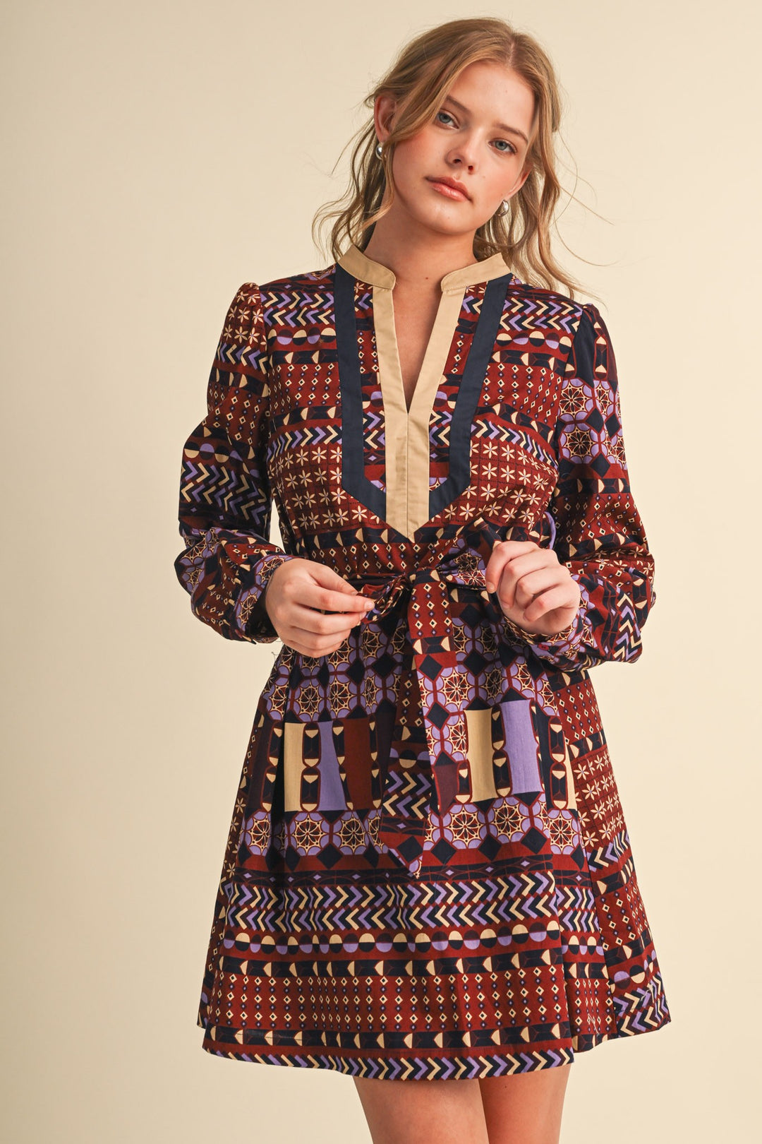 EXCLUSIVE GEOMETRIC PRINT BELTED MINI DRESS