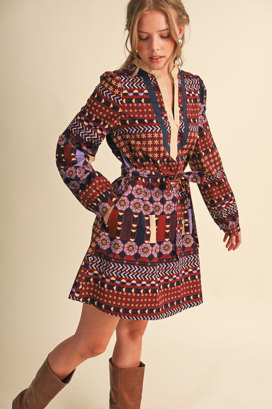 EXCLUSIVE GEOMETRIC PRINT BELTED MINI DRESS