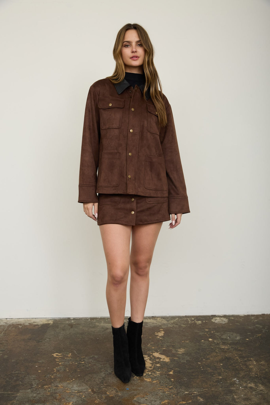SNAP FRONT SUEDE MINI SKIRT