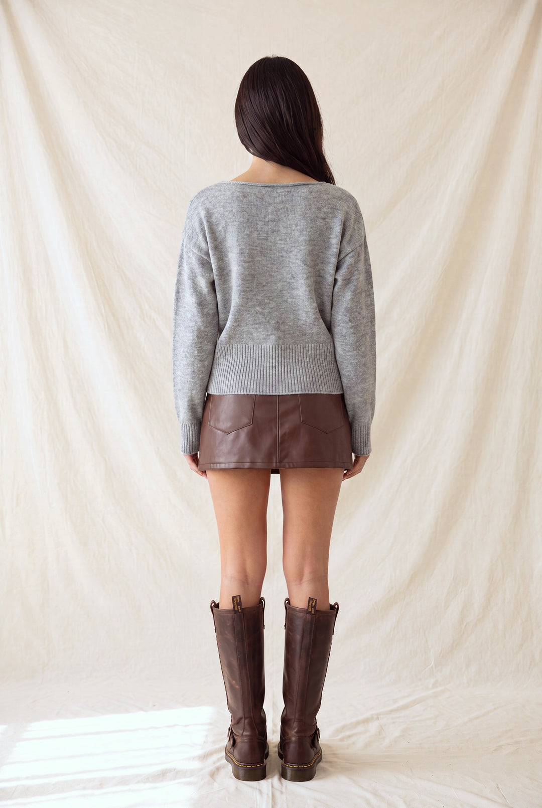 BOAT NECK SWEATER