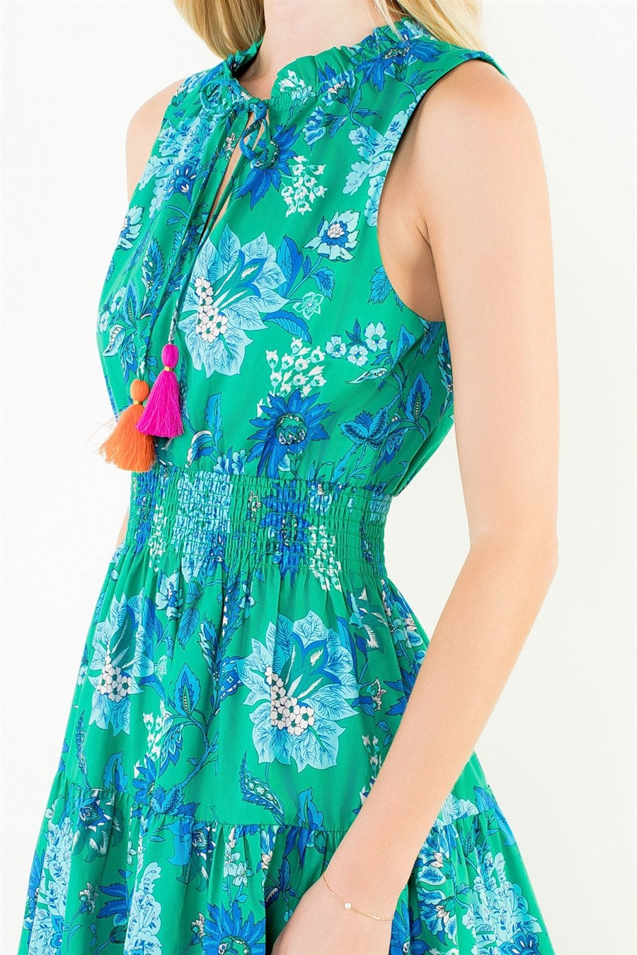 SLEEVELESS FLORAL PATTERN DRESS