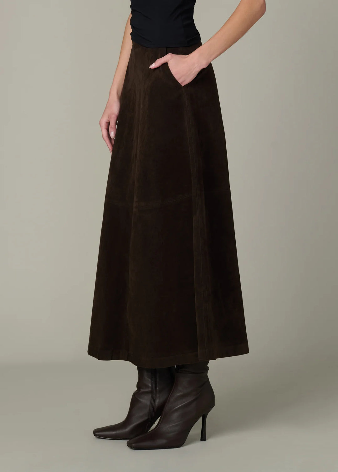 THE TAVI VEGAN SUEDE SKIRT