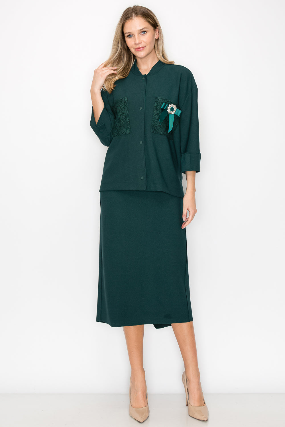 Kyle Crepe Knit with Detachable Ribbon Brooch