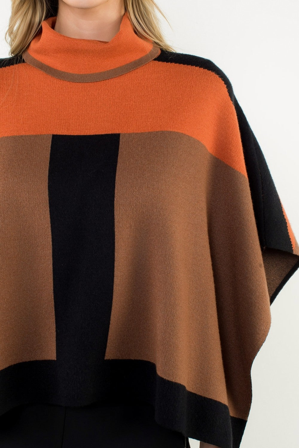 COLORBLOCK TURTLENECK KNIT PONCHO