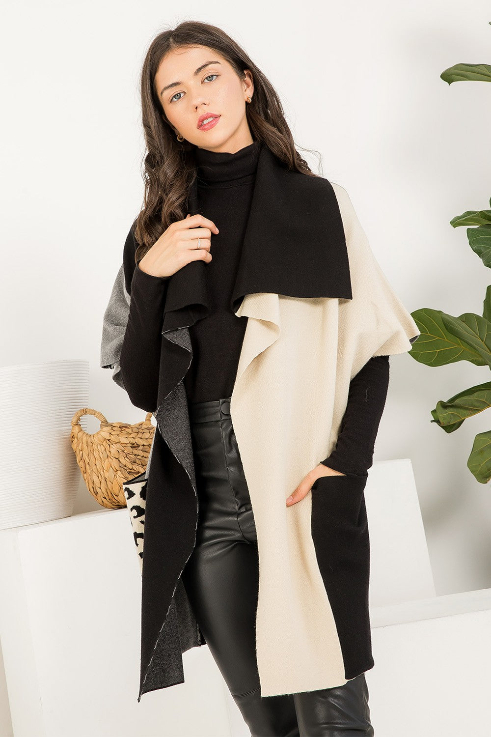 COLORBLOCKED SLEEVELESS CARDIGAN