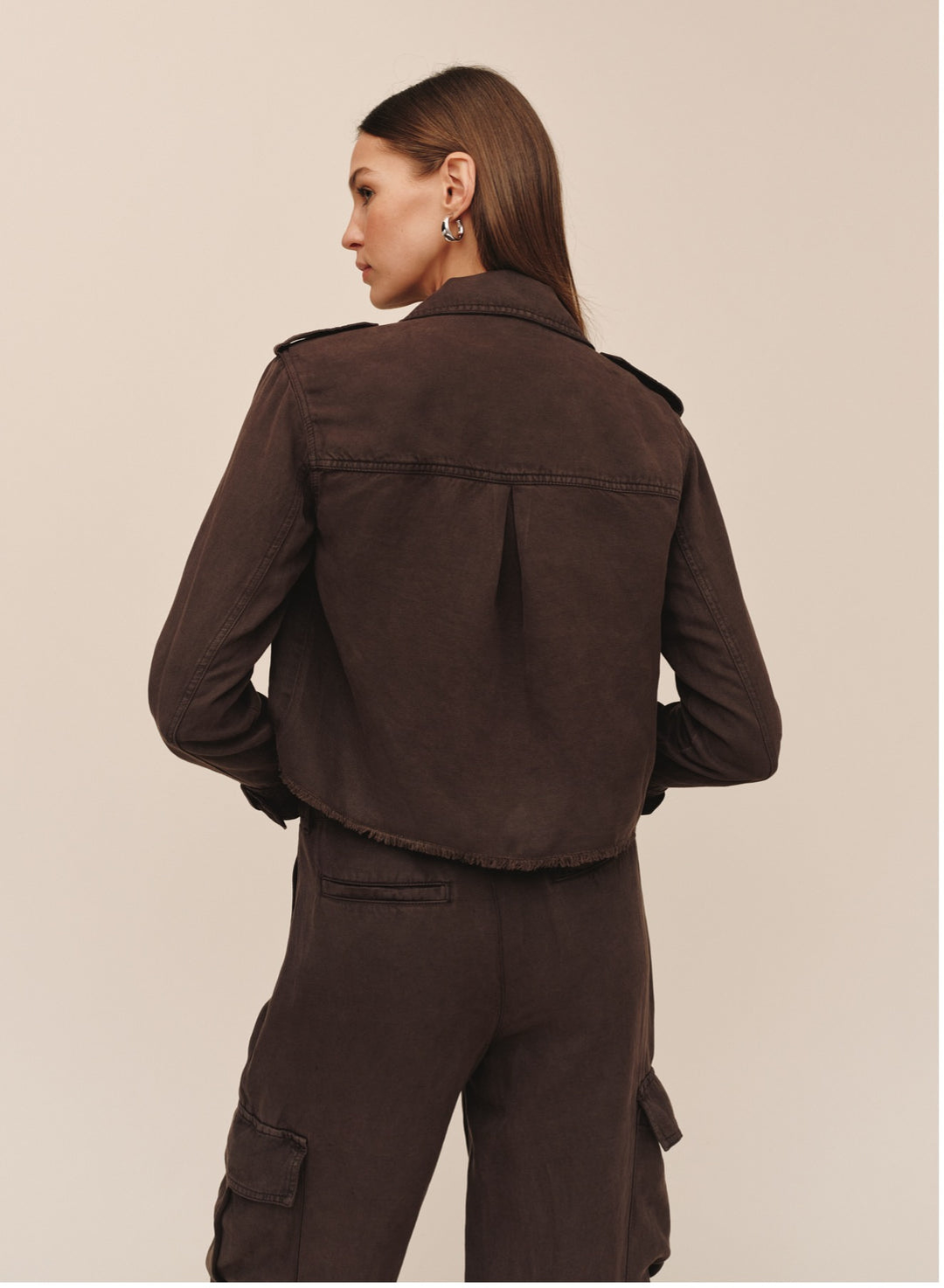 CROPPED UTILITY JACKET WITH FRAY HEM