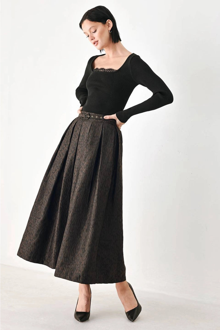 TEXTURED WOVEN FULL SKIRT