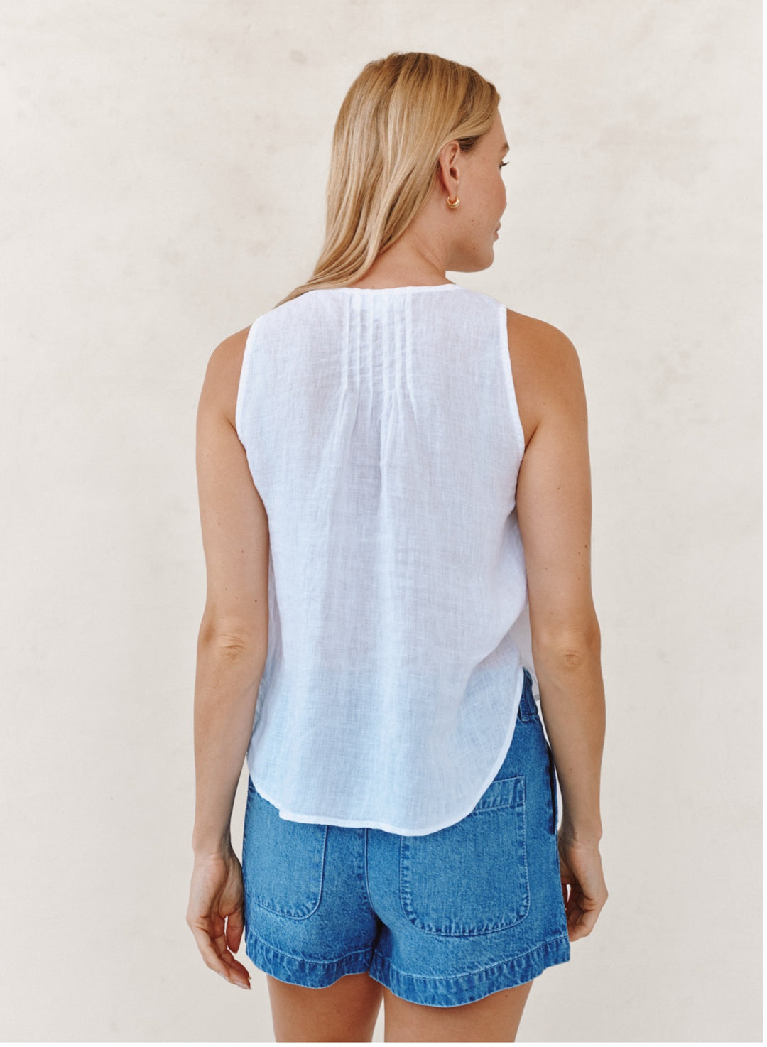 SLEEVELESS PINTUCK V-NECK TOP