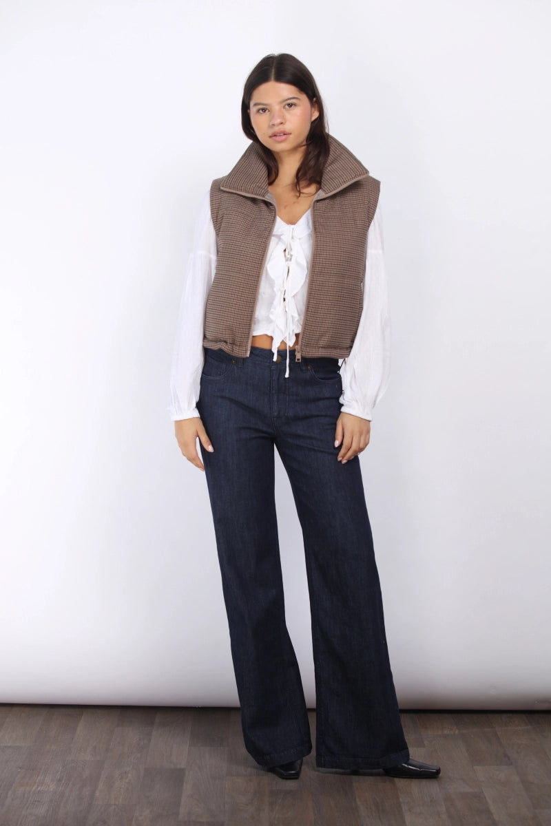 PLAID PUFFER VEST WITH WELT POCKETS