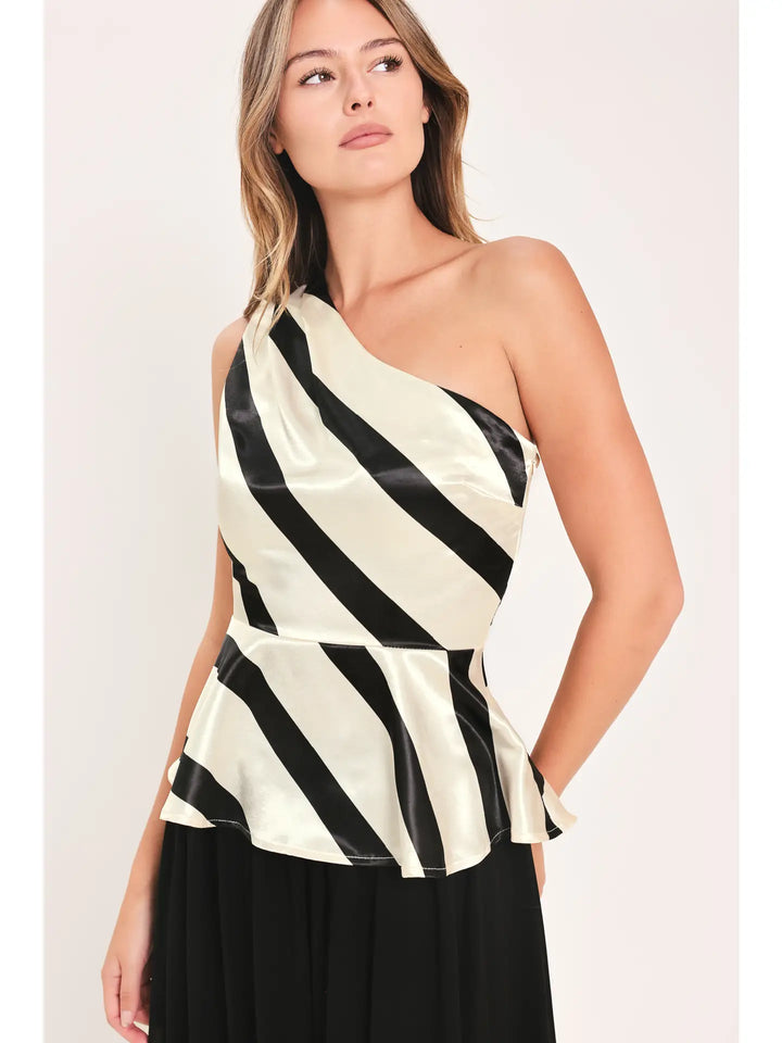 ONE SHOULDER SATIN TOP