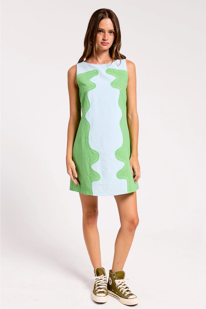 WAVY POP SHIFT DRESS