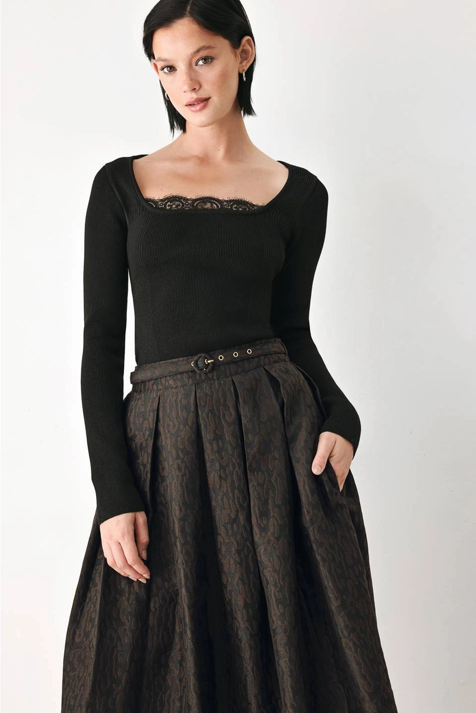 TEXTURED WOVEN FULL SKIRT