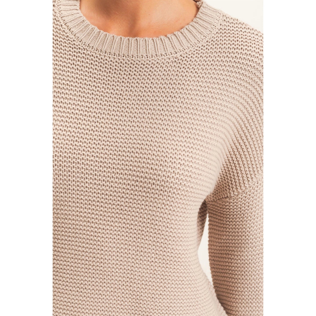 TEXTURED KNIT CREW NECK SWEATER