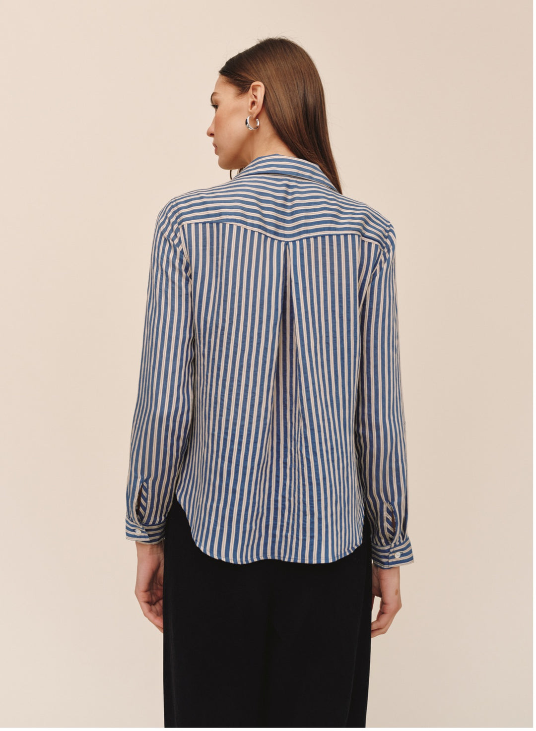 SEAMED BUTTON DOWN SHIRT