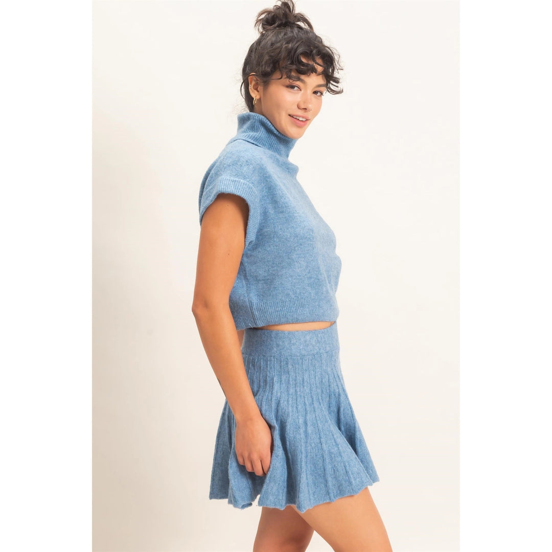 TURTLENECK CROP TOP &amp; PLEATED SKIRT SET