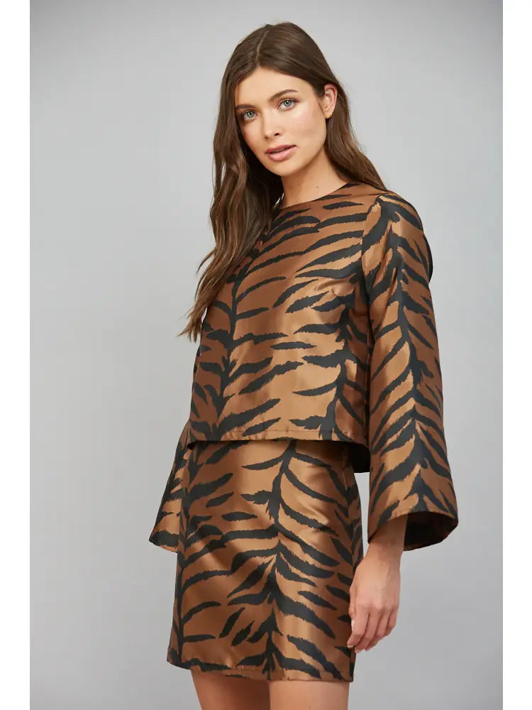ANIMAL PATTERN FLARED SLEEVE CROPPED TOP