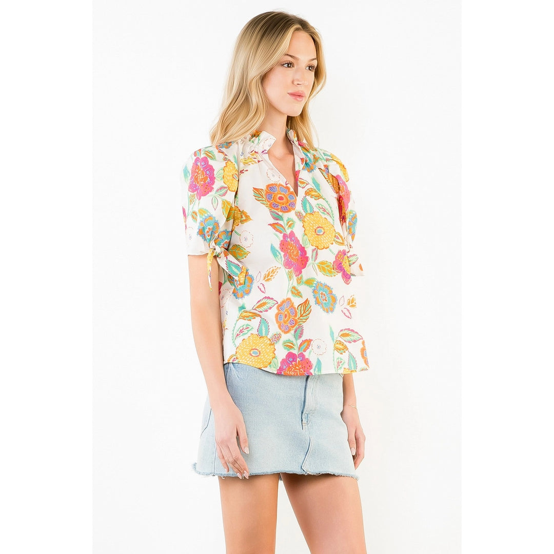 FLORAL PATTERN V-NECK TOP