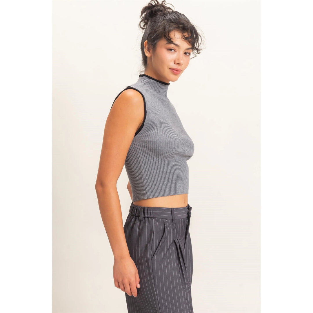 RIBBED MOCK NECK SLEEVELESS TOP