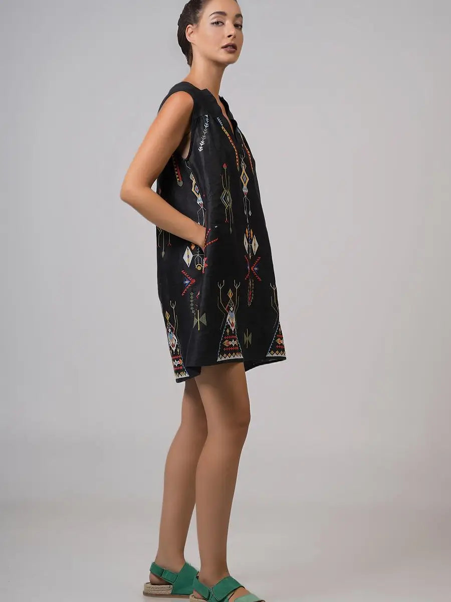SHORT DRESS WITH EMBROIDERY