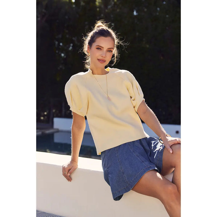 DENIM WASHED FLARED SHORTS