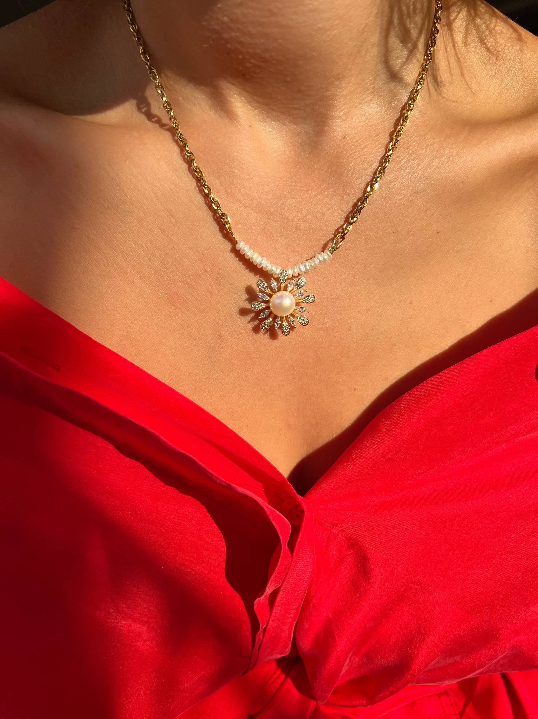 Retro Flower Pearl Daisy Pearl Chain With Pendant European & American  Fashion With Personalized Personality From Fuutao, $24.99 | DHgate.Com