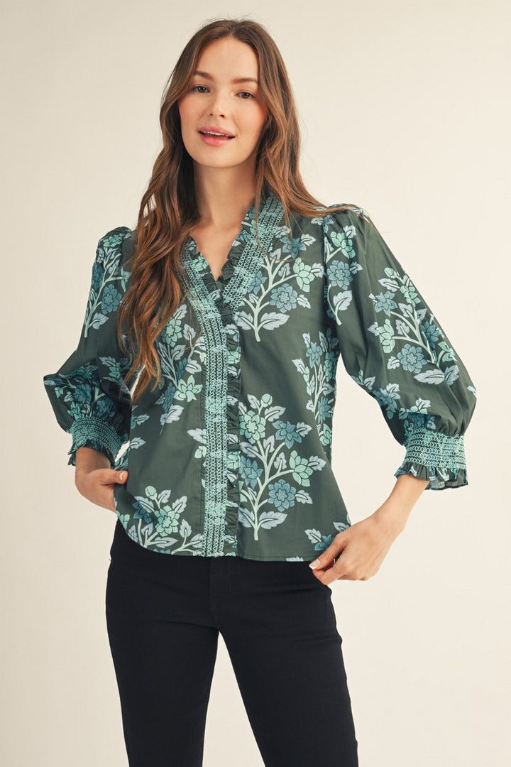 EMBROIDERED SMOCKING DETAIL FLORAL TOP