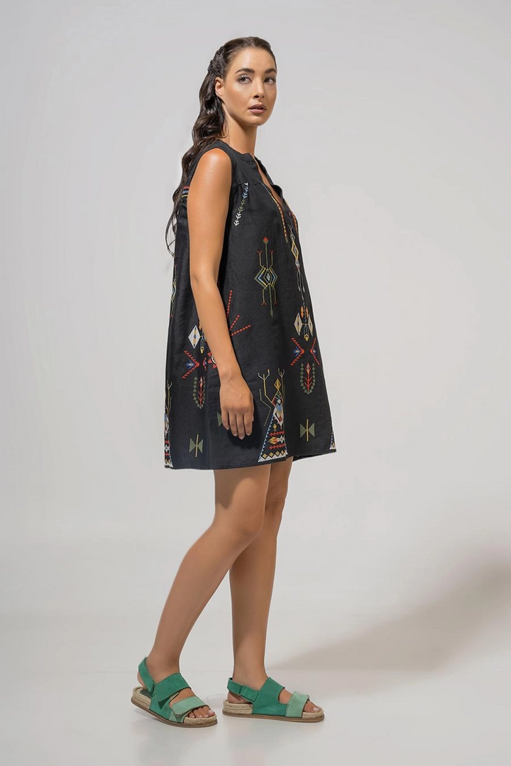 SHORT DRESS WITH EMBROIDERY