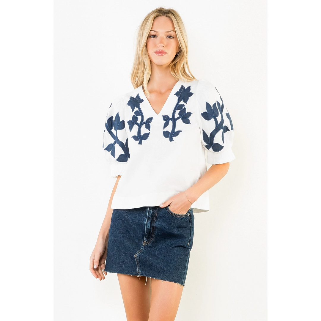 EMBROIDERED PUFF SLEEVE TOP