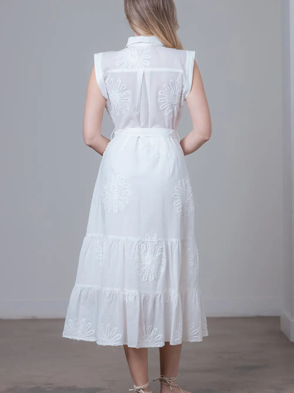 APPLIQUE TIERED SKIRT MIDI DRESS