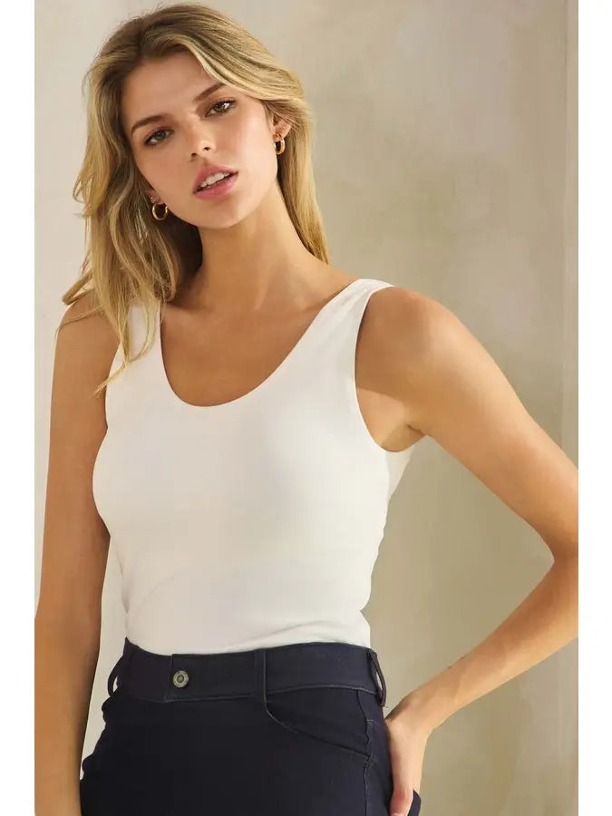 WOMENS REVERSIBLE SEAMLESS TANK WITH BUILT IN BRA