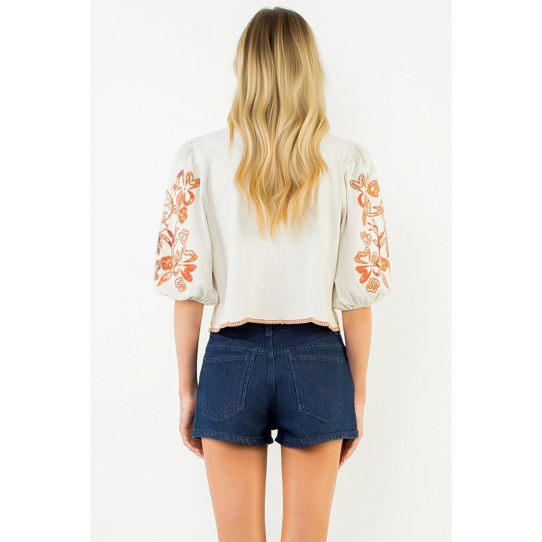 FLORAL EMBROIDERED PUFF SLEEVE TOP