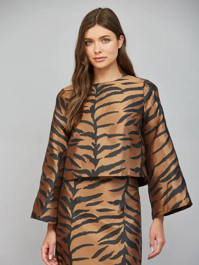 ANIMAL PATTERN FLARED SLEEVE CROPPED TOP